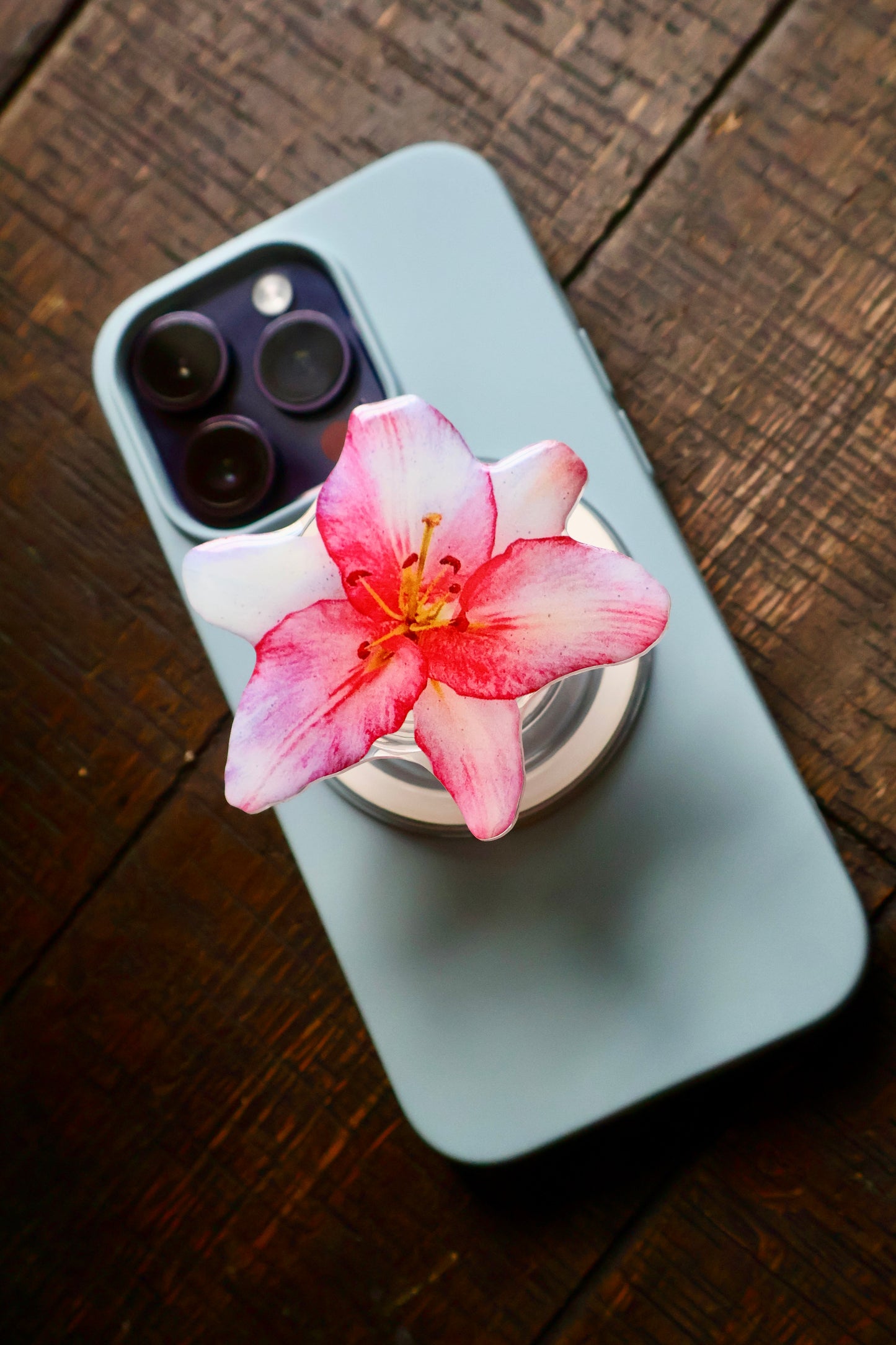 Blush Lily Magsafe Grip